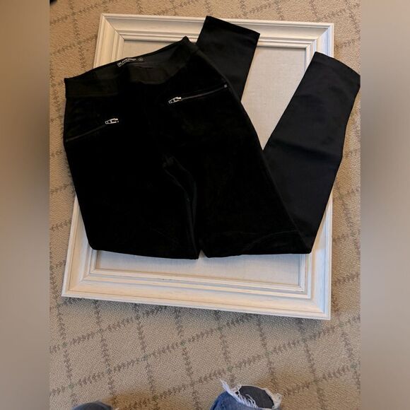 Blank NYC black leggings with faux suede front panels w silver hardware 26 - Picture 1 of 10